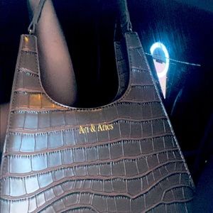 Ari&Aries small hand bag